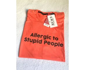 CAMISETA ALLERGIC TO STUPID PEOPLE NEWS CLOTHING